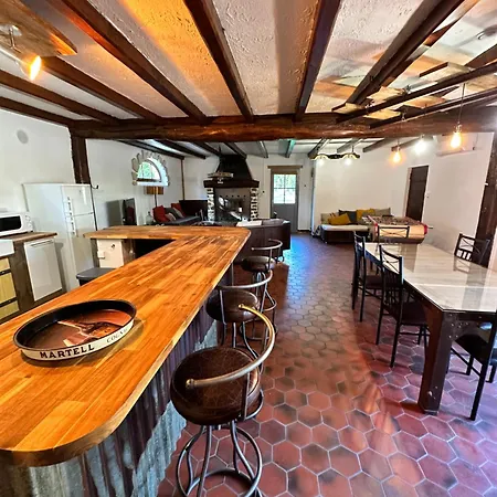 Au Coeur Du Vignoble Cognacais Holiday home Gondeville