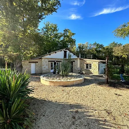 Holiday home Au Coeur Du Vignoble Cognacais *