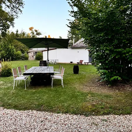 Au Coeur Du Vignoble Cognacais *